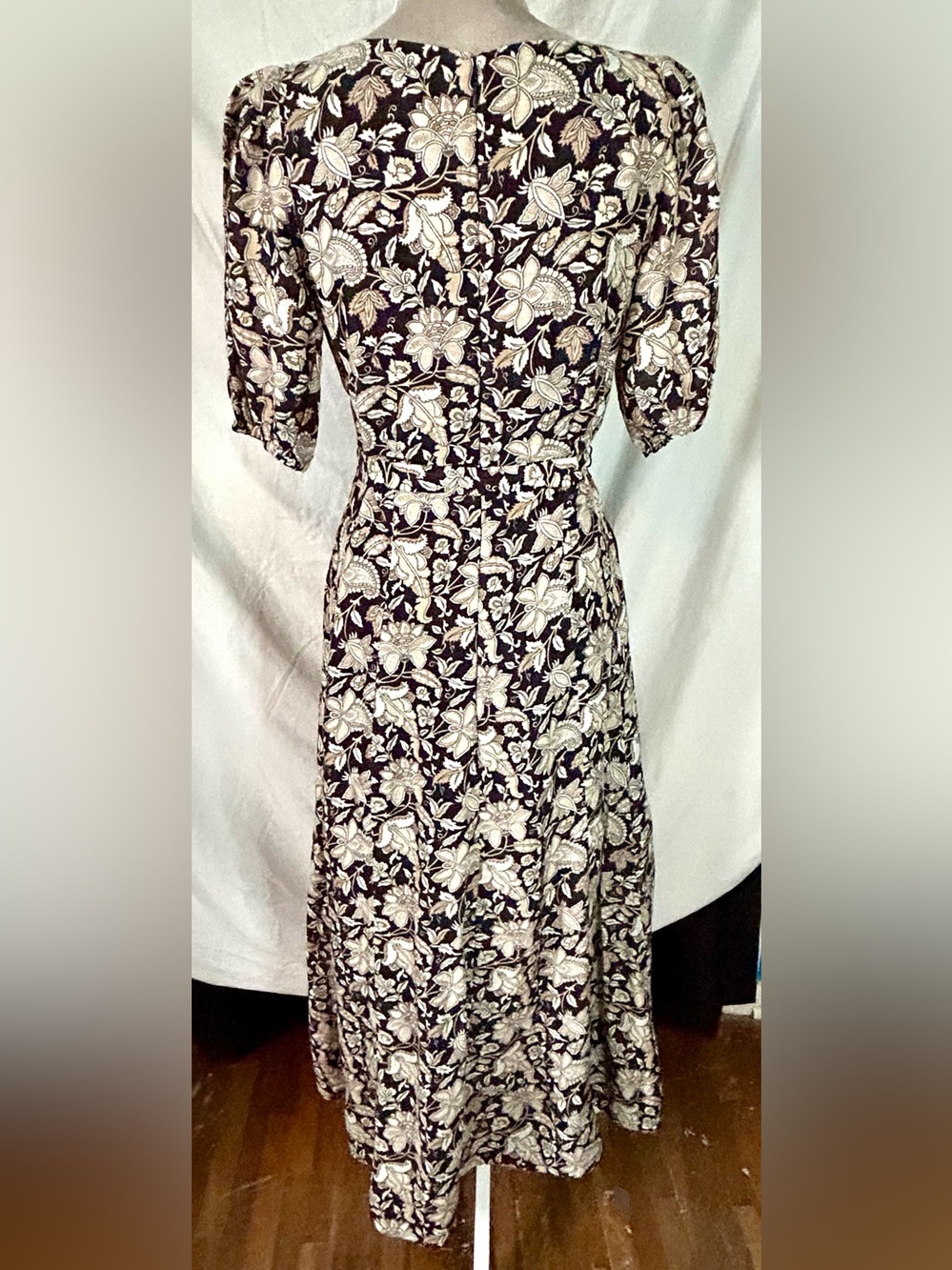 Boden Retro Brown, Cream Floral Belted Cotton Midi Dress, Size 6 - Picture 11 of 16